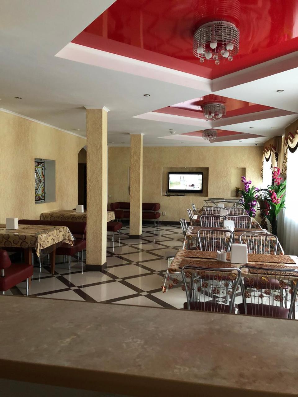 Mirage Hotel Qostanay Esterno foto